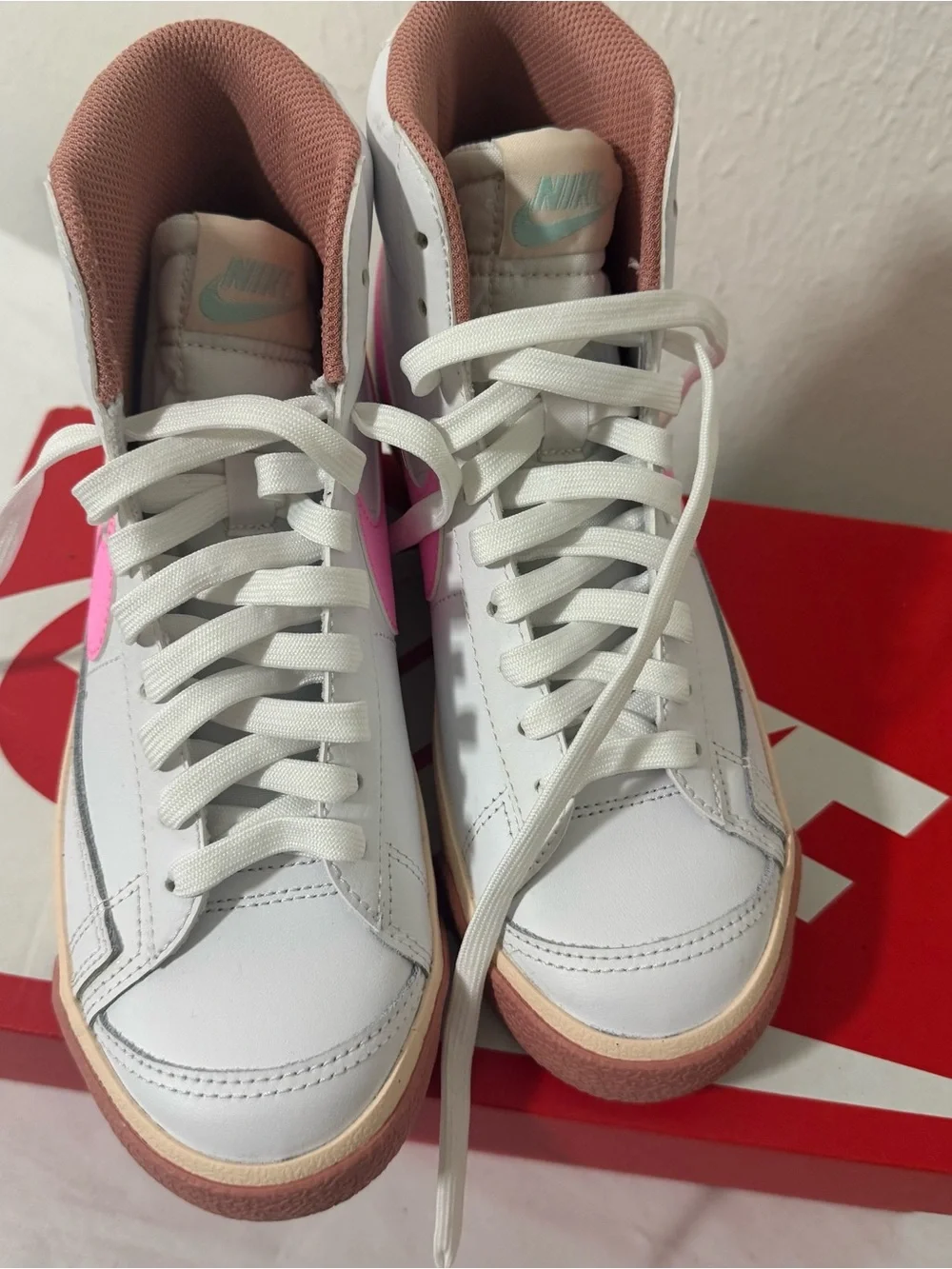 Nike Blazer Mid ‘77 (GS) 4Y Women 5.5 White Pink-Spell Guava Ice DZ2900-100 NIB - Picture 4 of 8